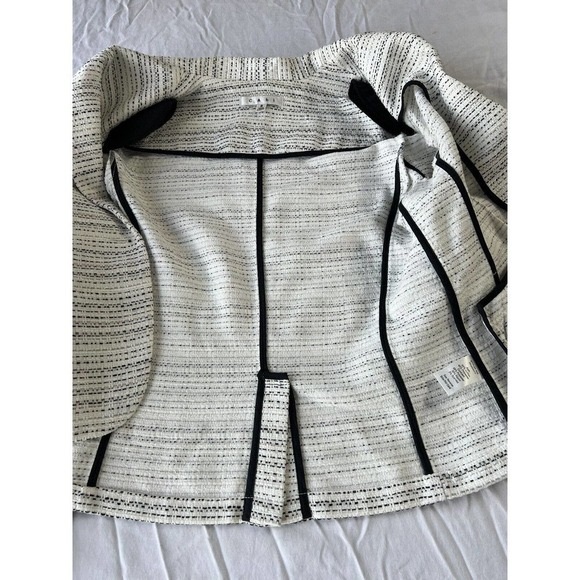 CAbi Style #505 Static Tweed Blazer White Black Size 8 One Button Lightweight - Picture 5 of 10